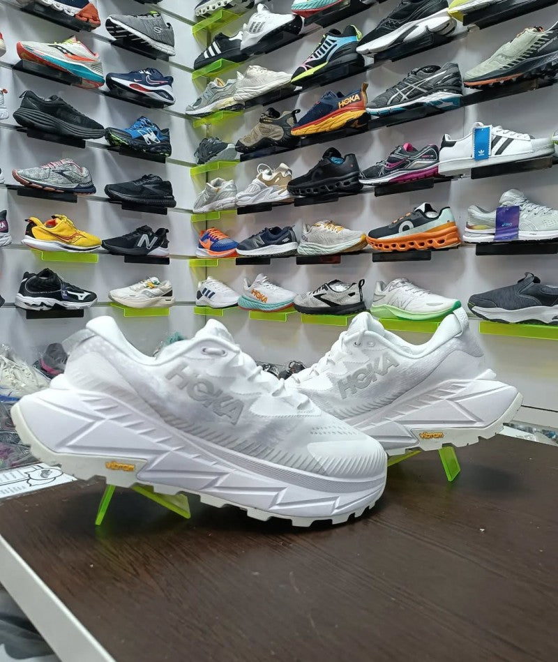 HOKAA SKYLINE FLOAT X ALL WHITE