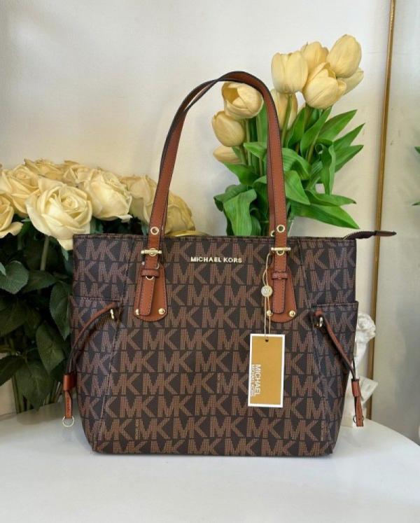 Michael  Kors  Voyager  Tote  Bag  With  Dust  Bag  (4616 Coffee  Brown)