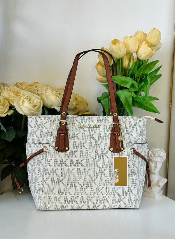 Michael  Kors  Voyager  Tote  Bag  With  Dust  Bag  (4616 Beige  Brown)