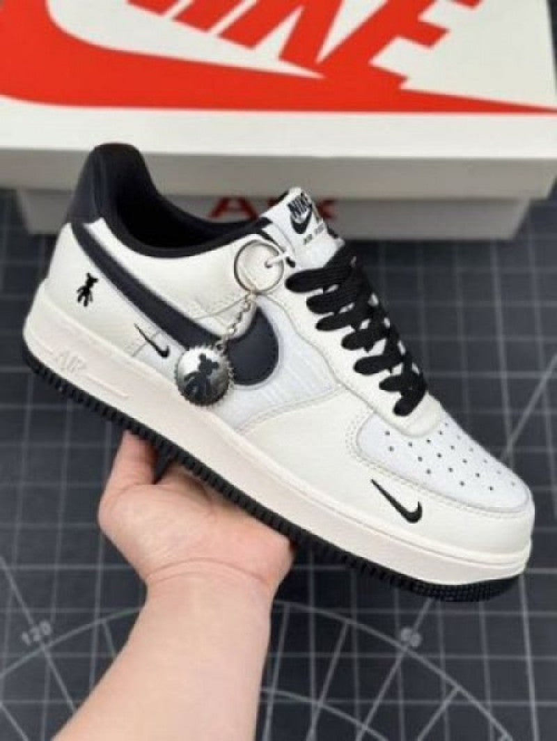 Nik e Airforce 1 07 low violent bear joint linen beige black sneaker