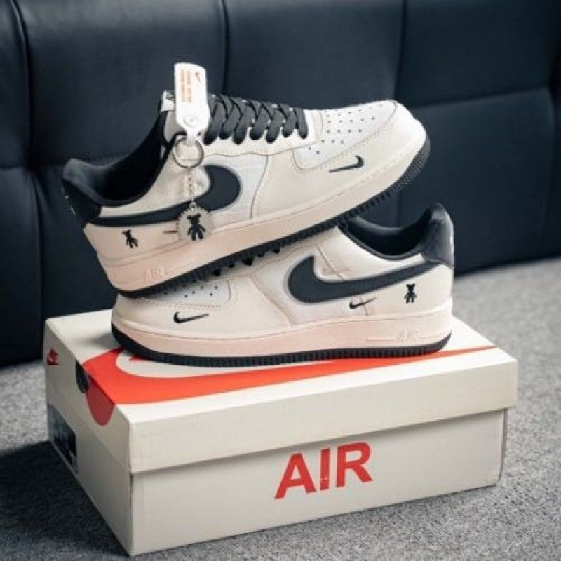 Nik e Airforce 1 07 low violent bear joint linen beige black sneaker