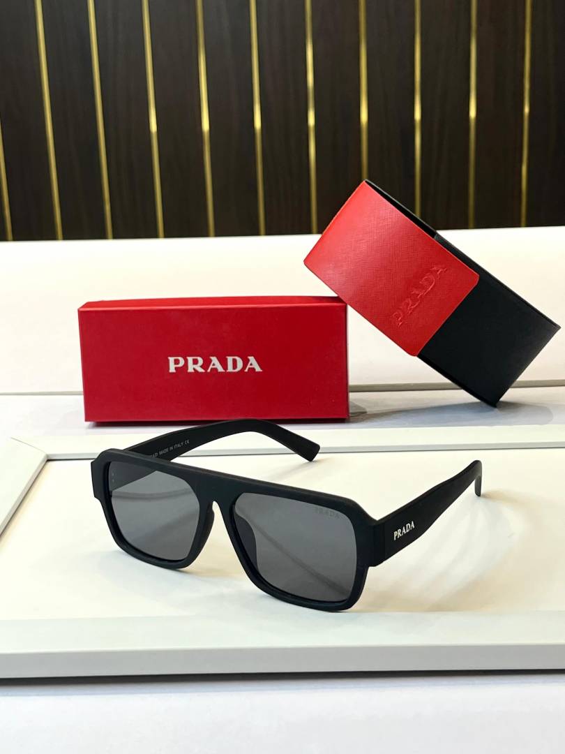 Prada 22 black