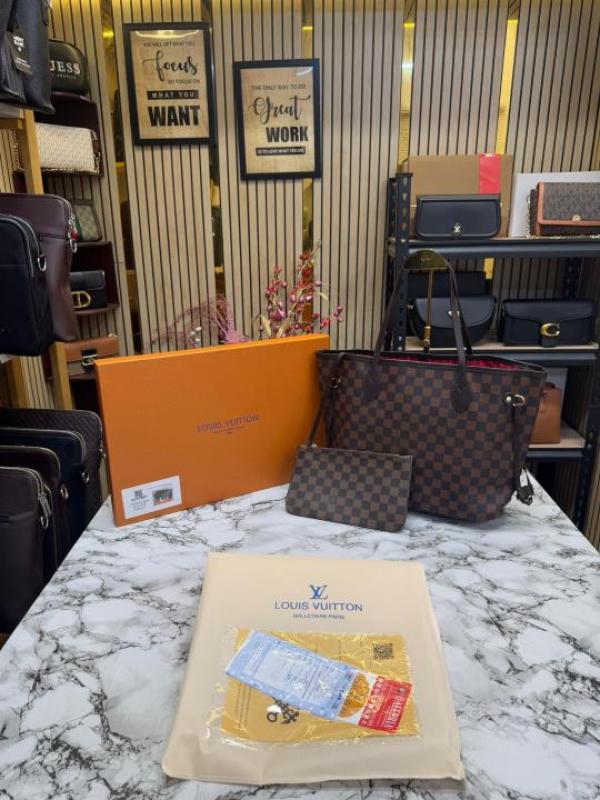Louis  Vuitton Neverful With Box And Dust Bag (Brown checks)