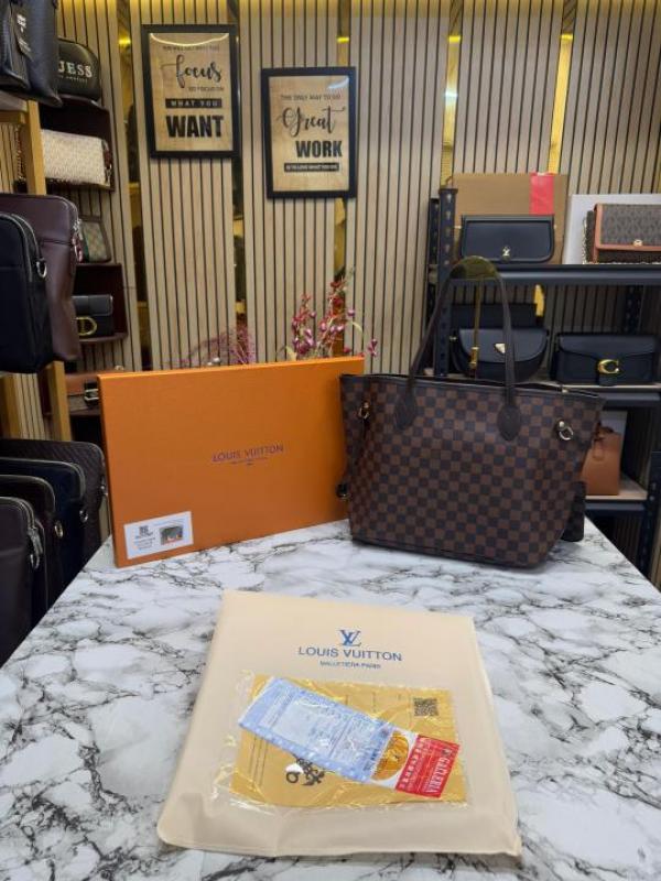 Louis  Vuitton Neverful With Box And Dust Bag (Brown checks)