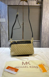 MICHAEL  KORS  MOON  WITHOUTBOX  5456