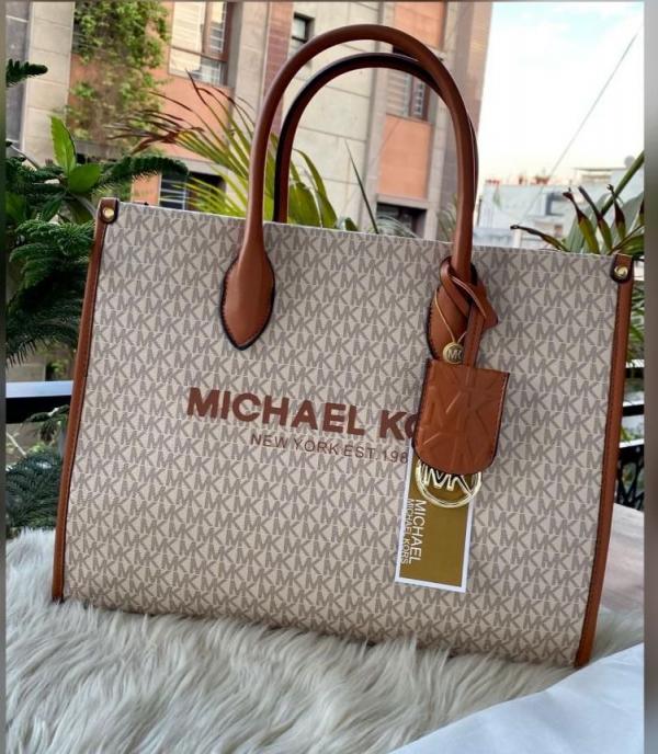 Michael  kors mirella logo tote bag with dust bag and carry bag(22320biege  brown