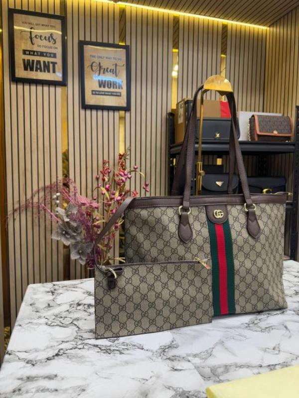 GUCCI  GG  SUPREME  WITH  MATCHING  WALLET  AND  DUST  BAG  (BROWN)