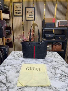 GUCCI  GG  SUPREME  WITH  MATCHING  WALLET  AND  DUST  BAG  (BLACK)