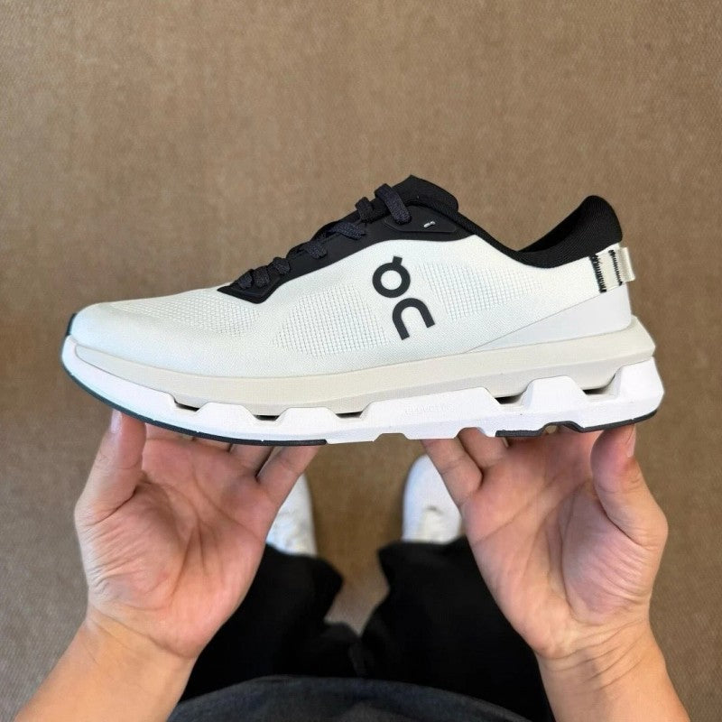 On Running Cloud Zone Ice Black