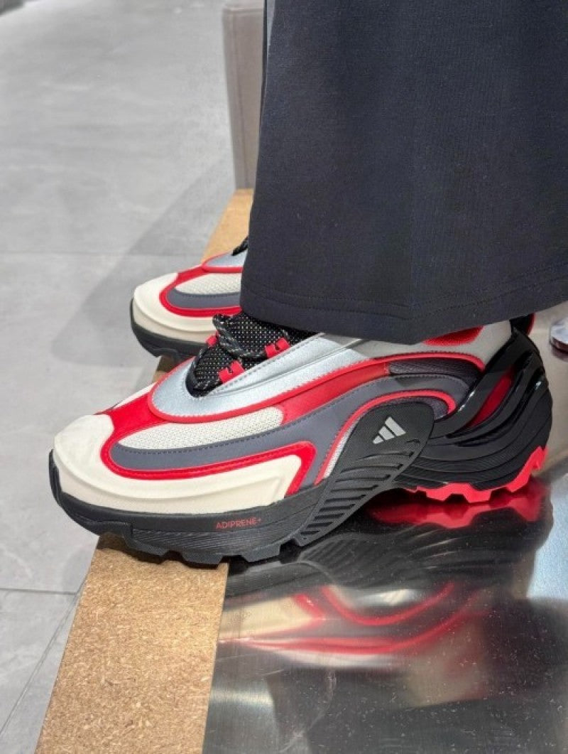 Adidass wonder runner turbo red 780