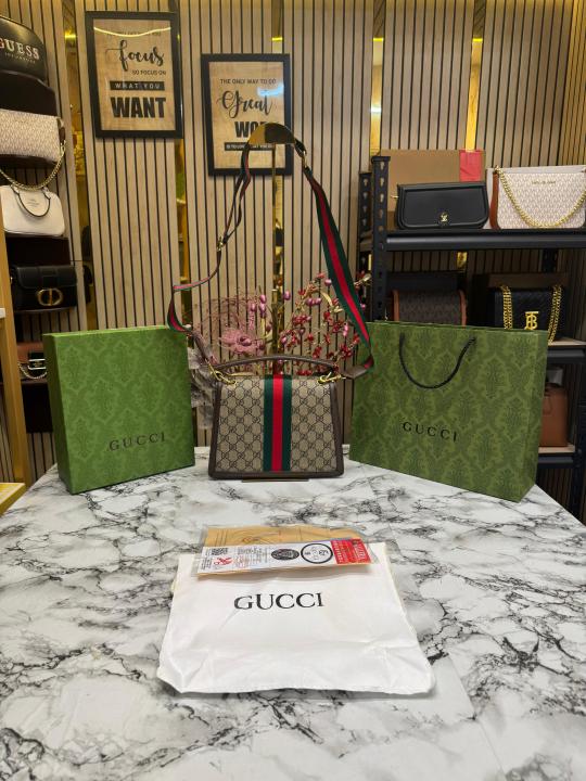 Gucc  i Bee Blind For Love Shoulder Bag Includes Box Dust Bag And Carry Bag