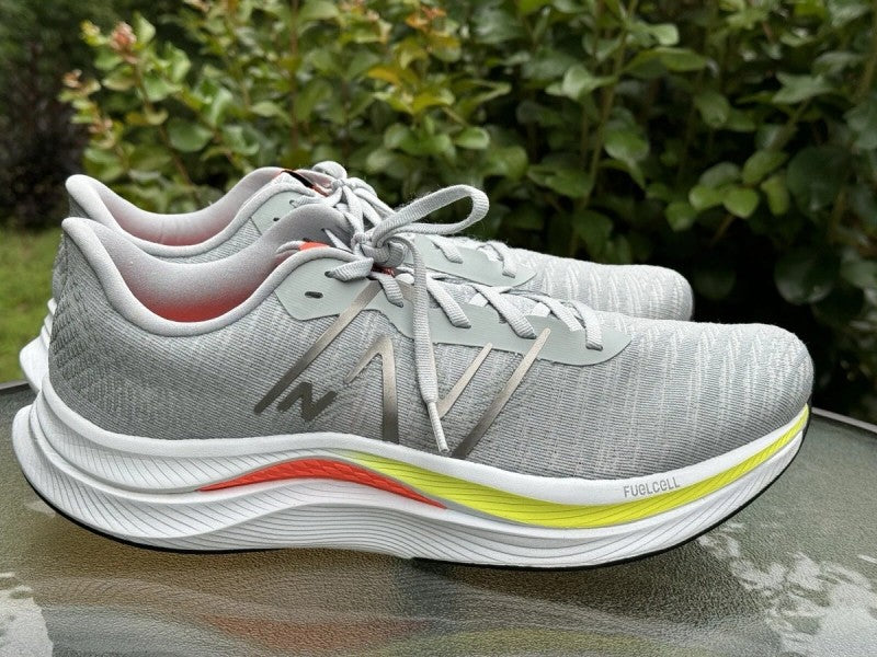 New Balance FuelCell Propel V4