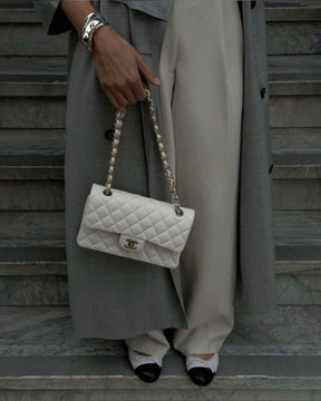 Chanel  jumbo  shoulder  bag  with  og  box(1119 white)