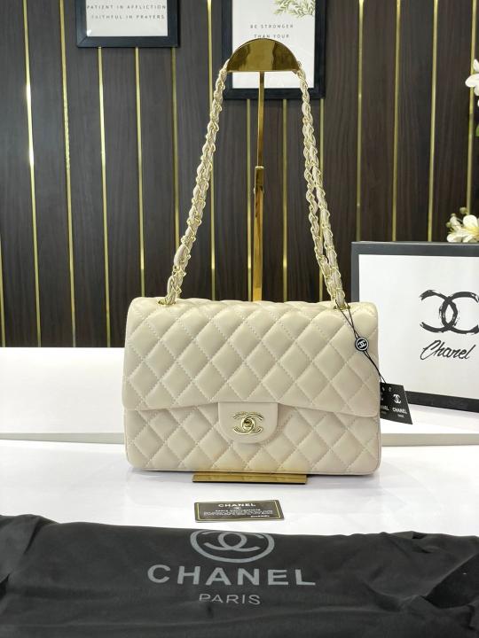 Chanel  jumbo  shoulder  bag  with  og  box(1119 apricot)