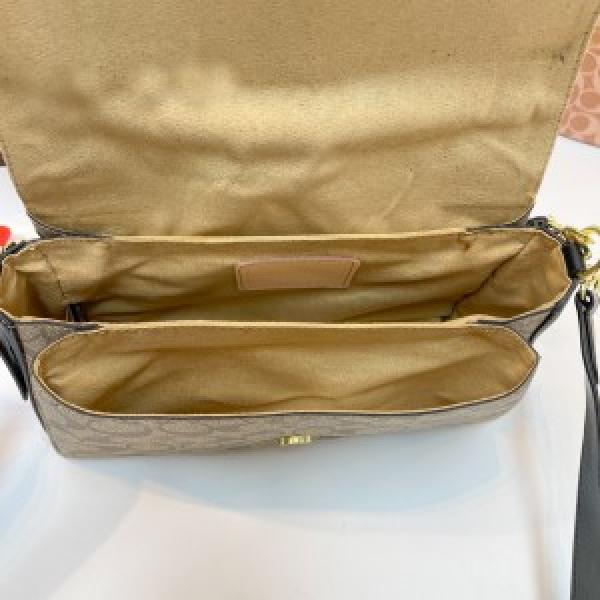Coach baguette signature shoulder bag with box 1823
