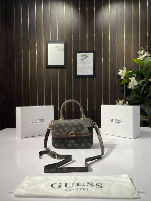 GUESS  Womens  Ginevra  Shoulder  Bag  with  box  2071