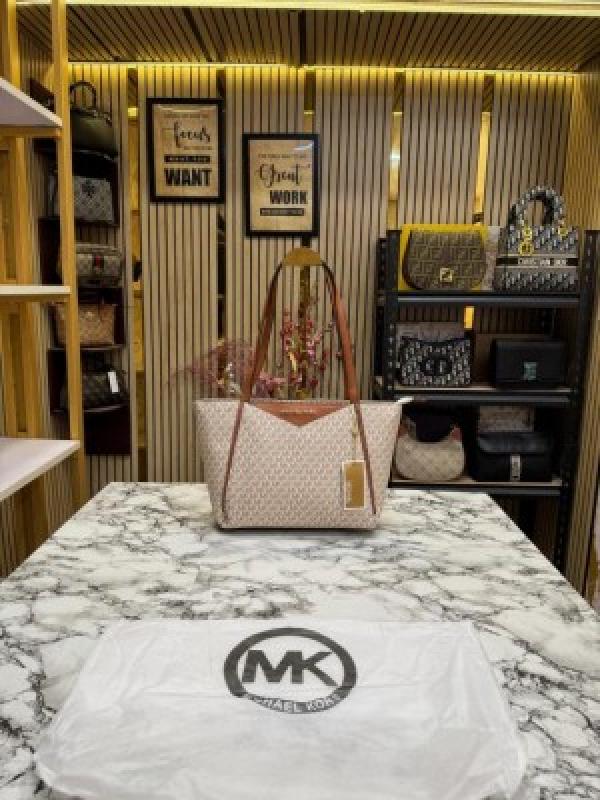 MICHAEL  KORS WHITNEY SIGNATURE SHOULDER BAG WITH DUST BAG PREMIUM QUALITY (BIEGE BROWN)