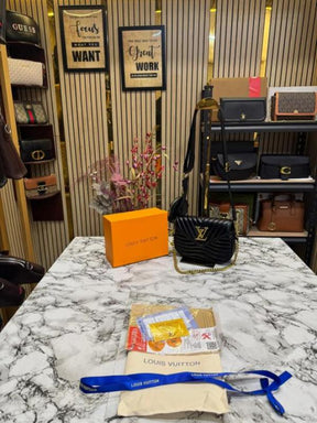 LOUIS  VUITTON WAVE MULTI POCHETTE WITH BOX AND DUST BAG (BLACK)