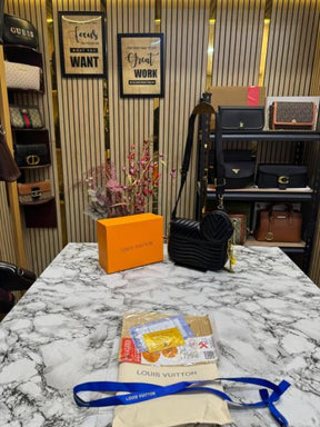 LOUIS  VUITTON WAVE MULTI POCHETTE WITH BOX AND DUST BAG (BLACK)