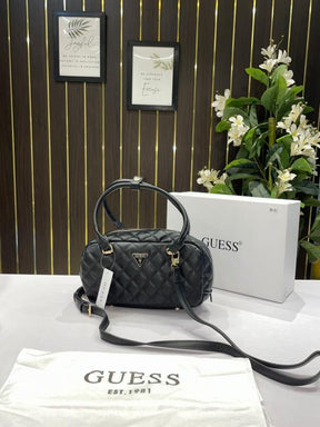 Guess quilted crossbody handbag with og box(5309 black)