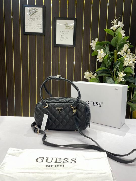 Guess quilted crossbody handbag with og box(5309 black)
