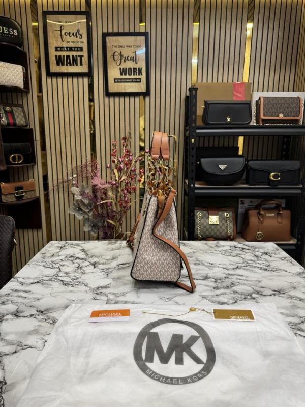 Michael  Kors Cynthia Signature Satchel Bag With Dust Bag (Biege)