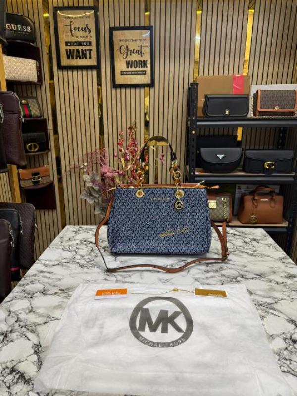 Michael  Kors Cynthia Signature Satchel Bag With Dust Bag (Blue)