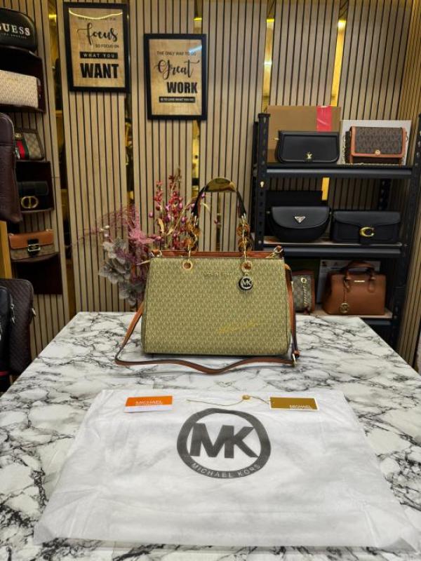 Michael  Kors Cynthia Signature Satchel Bag With Dust Bag (Apricot)