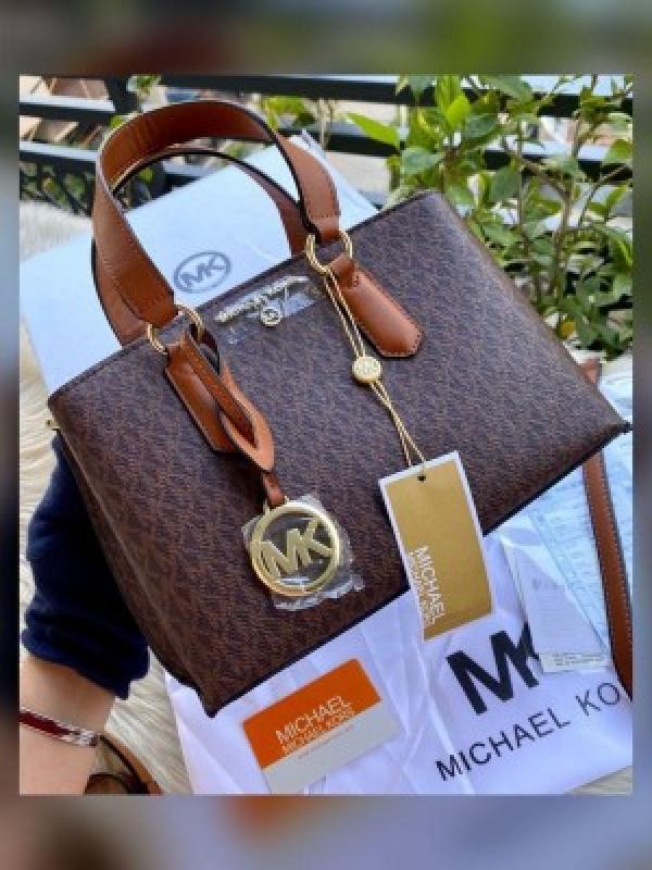 Michael  kors  speedy  with  og  box  468