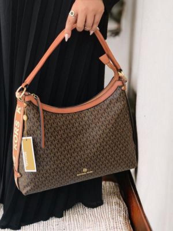Michael  kors  hobo bag premium quality with dust cover 5404