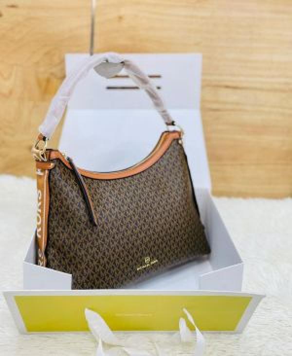 Michael  kors  hobo bag premium quality with dust cover 5404