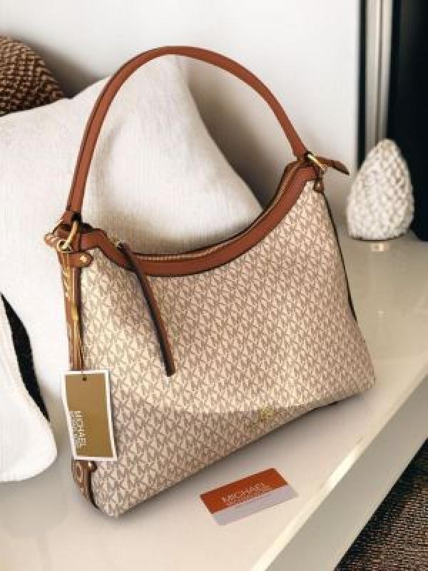 Michael  kors  hobo bag premium quality with dust cover 5405