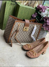 GUCCI  padlock  signature  leather  shoulder  bag  with  og  box  755