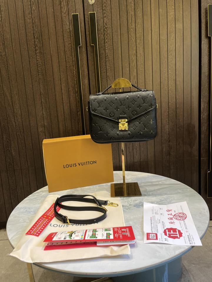 Louis  vuitton Pochette Mtis with hk Bill and magnet box 539