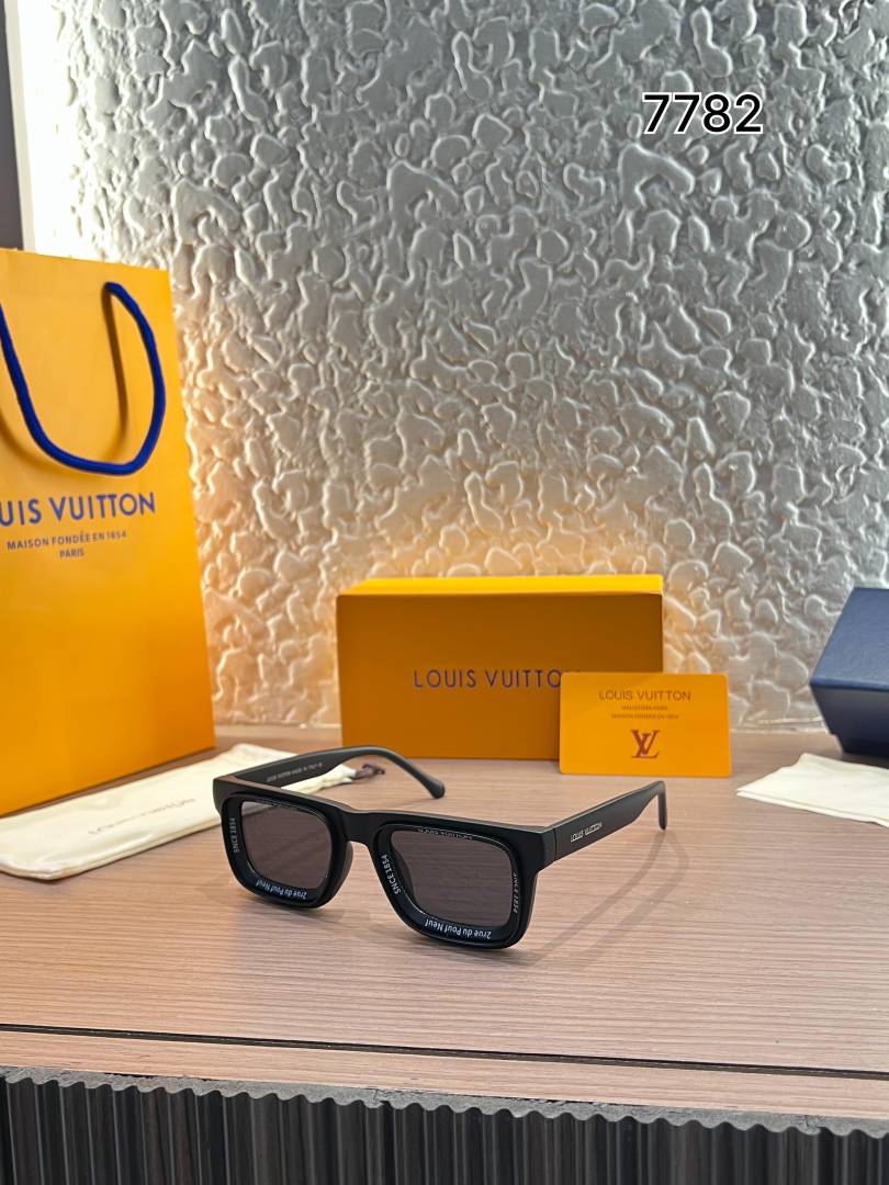 Louis vuittion 7782 Black