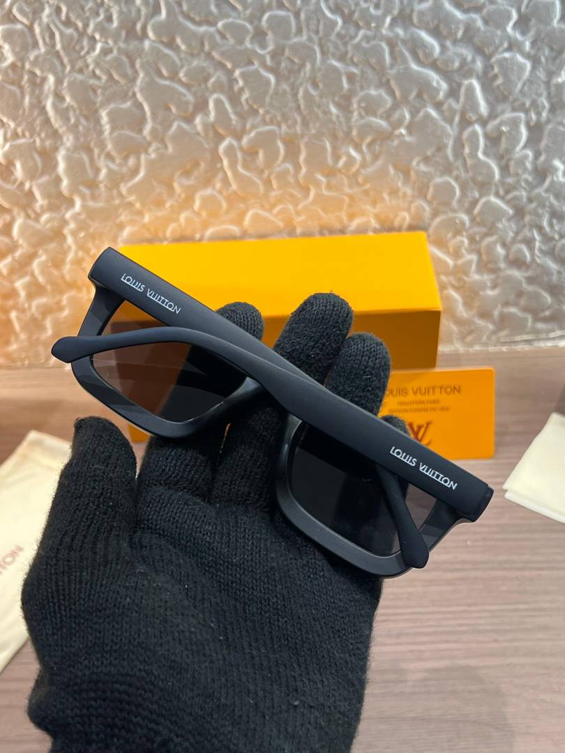 Louis vuittion 7782 Black