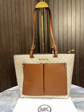 Michael  kors Jet Set Medium Logo leather Pocket Tote Bag 270
