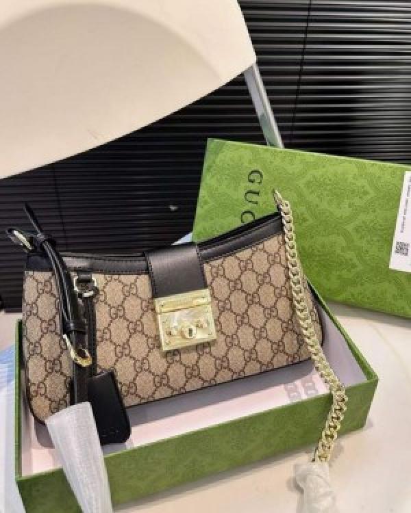 Gucci  padlock  premium  quality  with  og  box  5149