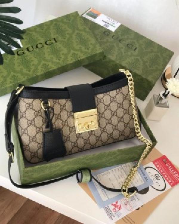 Gucci  padlock  premium  quality  with  og  box  5149