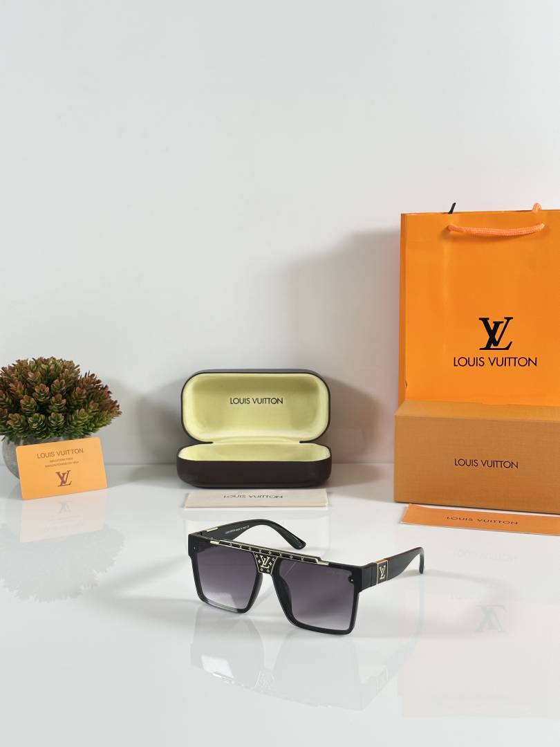 Louis Vuitton 3005 Black DC
