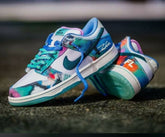 E sb dunk low futura laboratories