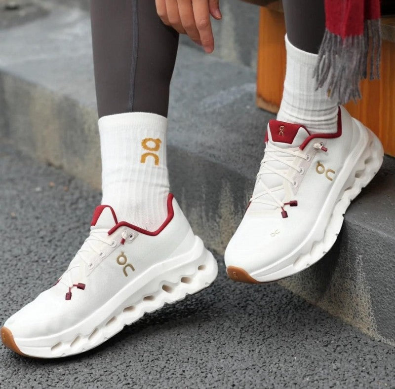 On Running Cloudtilt Pearl Ivory