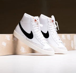 Nik ee blazer mid vintage white
