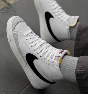 Nik ee blazer mid vintage white
