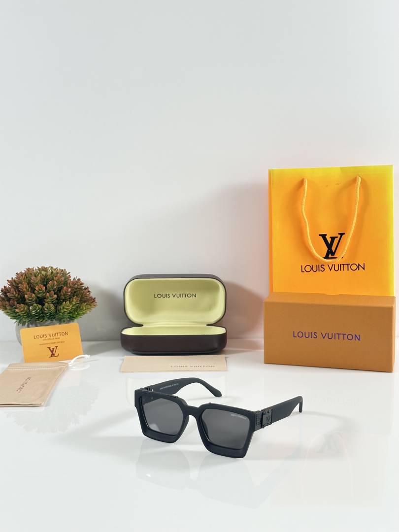 Louis Vuitton 96006 Mate Black