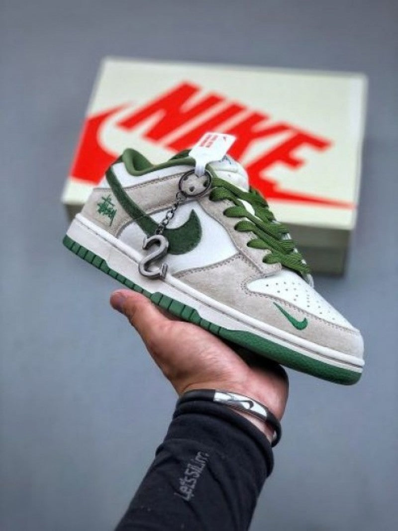 Stussy X dunk low white green with Keychain