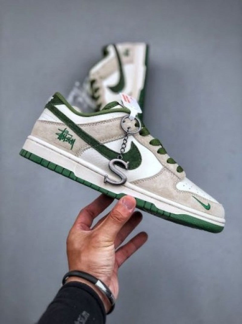 Stussy X dunk low white green with Keychain