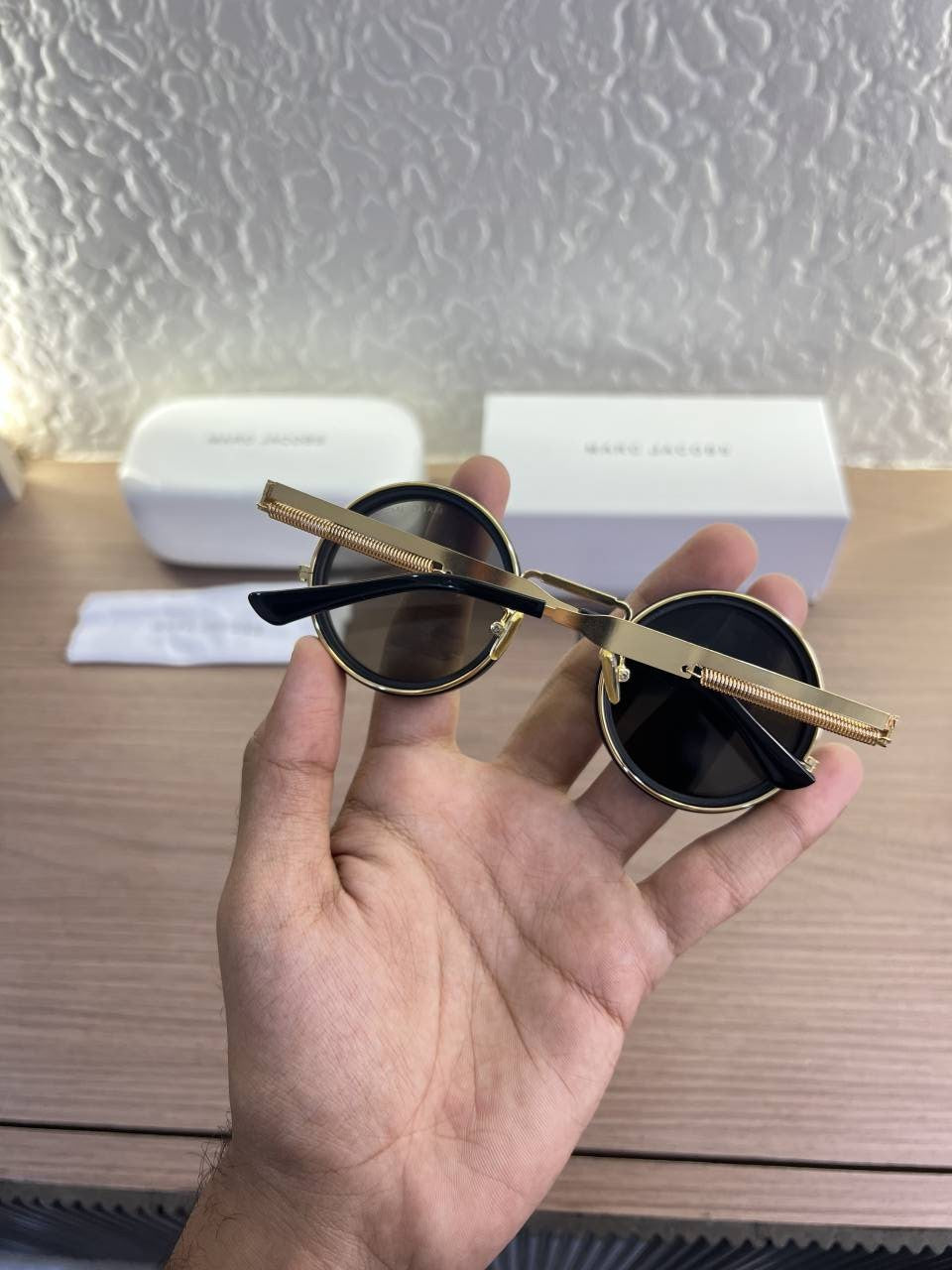 Marc Jacobs daynight changeable glass