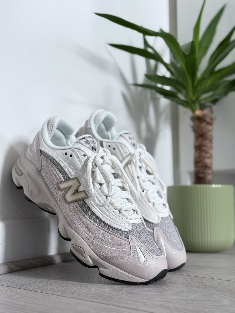 1000 Grey Cream