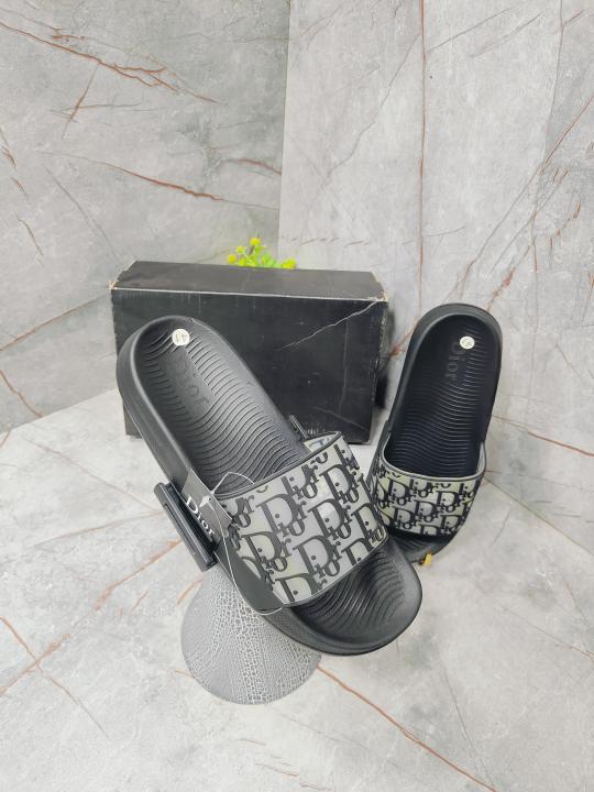 DIO R GREY MONO 1028